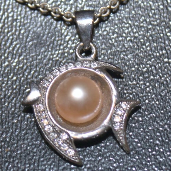 925 Pearl Sapphire Fish Fishy Pendant Necklace - Picture 2 of 10
